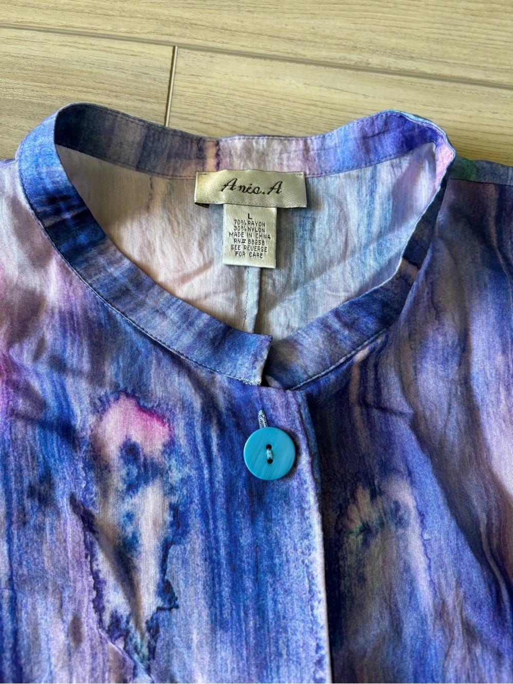 Sleeveless Watercolor Floral Button-Front Top - Blue & Red - Picture 3 of 5